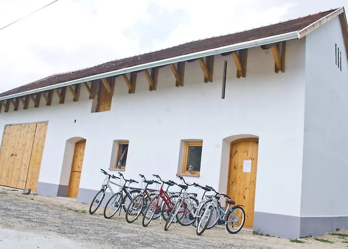 Harmatcsepp-vendeghaz Lodge *